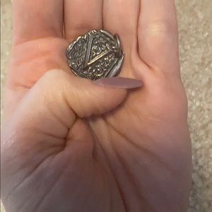 V waxing poetic charm